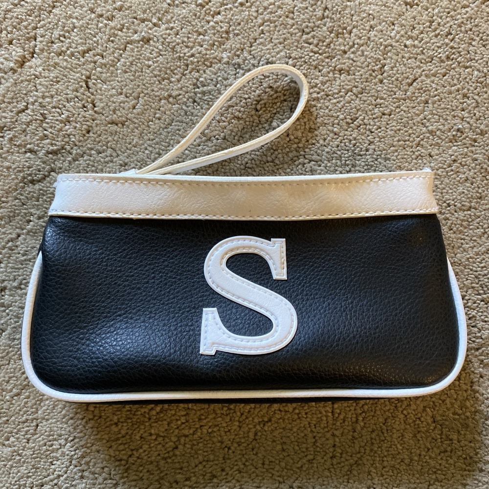 Y2K VINTAGE INITIAL MONOGRAM "S" BLACK/WHITE WRISTLET